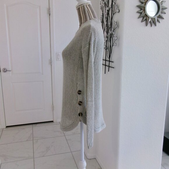 Alya Pale Green Longer Length Pullover Sweater S Small Button Detail on Sides - Picture 9 of 13